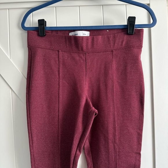 Women's Old Navy Stevie Burgundy Ponte Pants – Size Medium - Picture 2 of 3